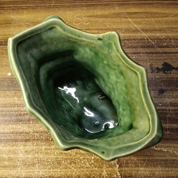 Vintage 1940s McCoy green planter - Picture 4 of 7